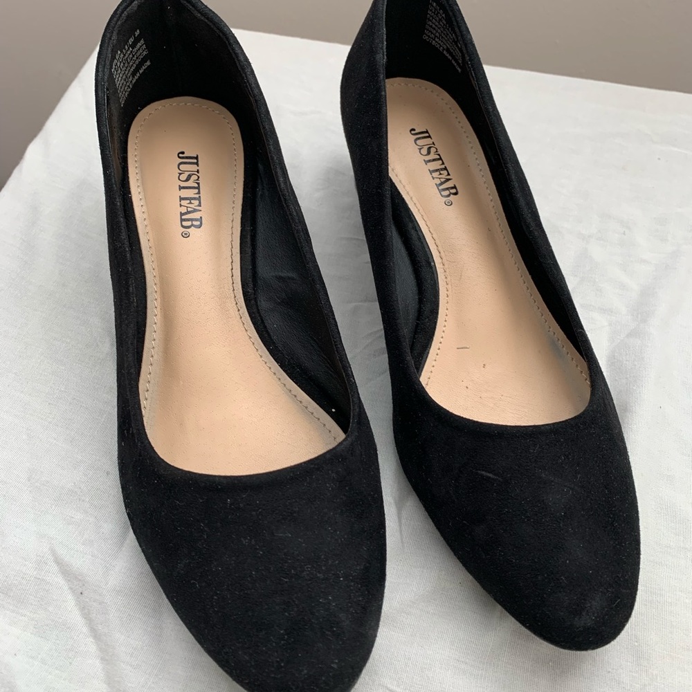 Just Fab black suede size 7.5 pump